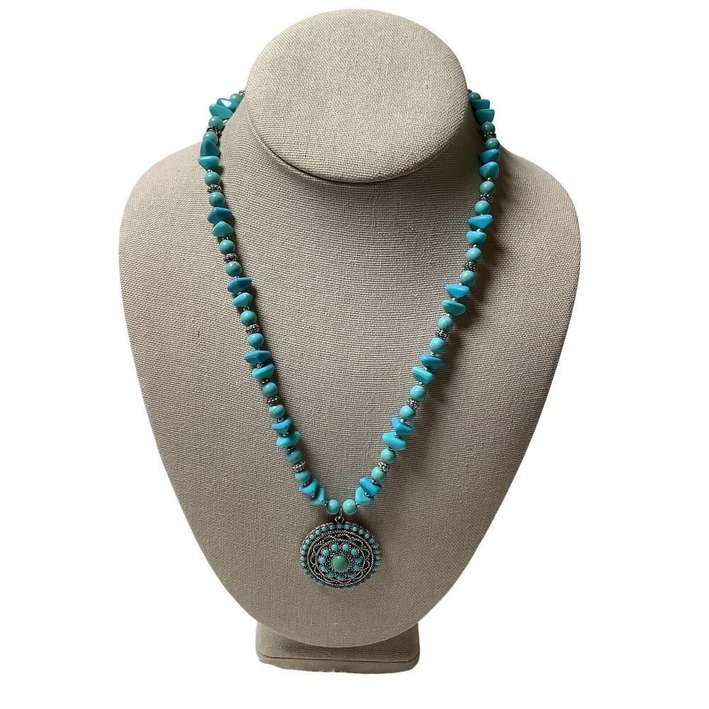 CHAPS Silver Tone Turquoise Bead Medallion Pendant Necklace Southwestern F18-51